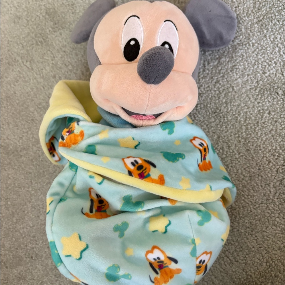 Disney Plush Mickey with Blue & Yellow Pluto Print Blanket